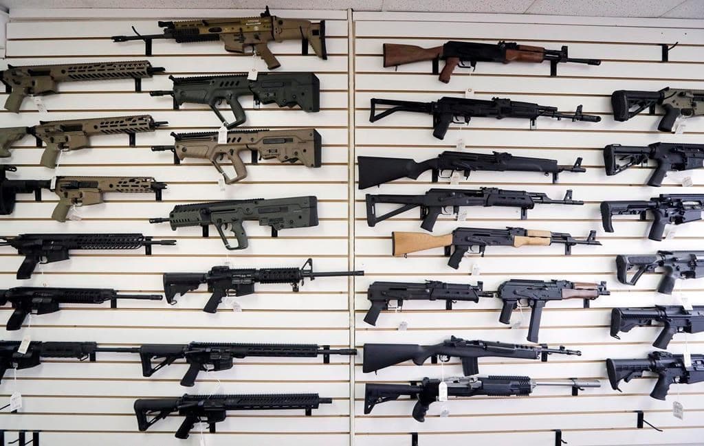 trudeau-announces-ban-on-1-500-types-of-military-style-guns