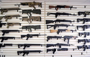 trudeau-announces-ban-on-1-500-types-of-military-style-guns
