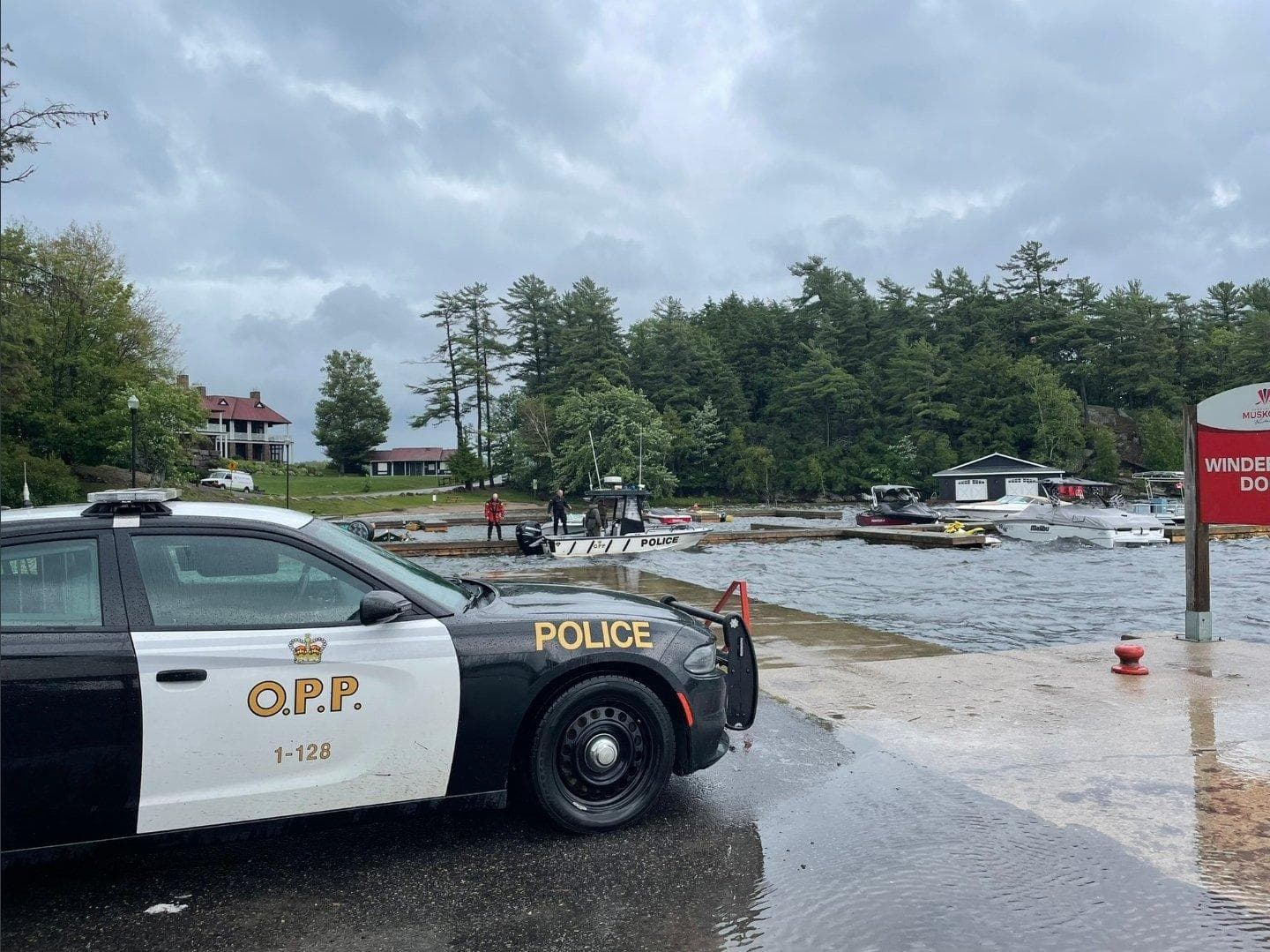 teen-killed-four-hurt-in-boat-crash-on-lake-rosseau-police-say-one-still-missing