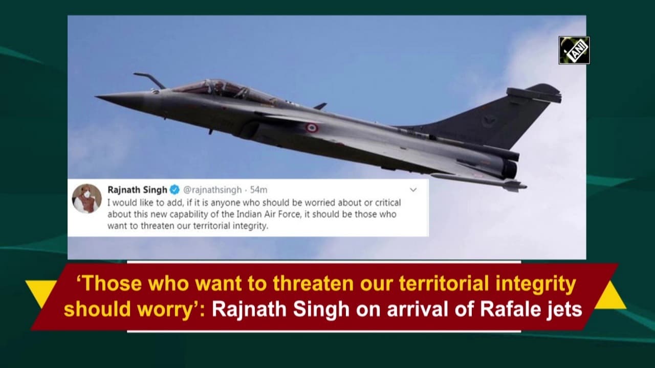 those-who-want-to-threaten-our-territorial-integrity-should-worry-rajnath-singh-on-arrival-of-rafale-jets