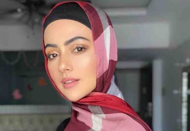sana-khan-purges-instagram-timeline-1