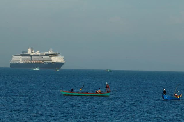 Cruise ship turned away in other ports anchors off Cambodia - https://cdn.connectfm.ca/36BD0A52-3EC6-4774-8DB1-5CF347021DF2_Story477162_689304.jpg