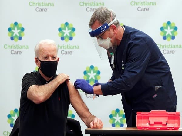 biden-says-getting-vaccines-in-peoples-arms-as-quickly-as-possible-is-top-priority-biden-gets-second-dose-of-vaccine