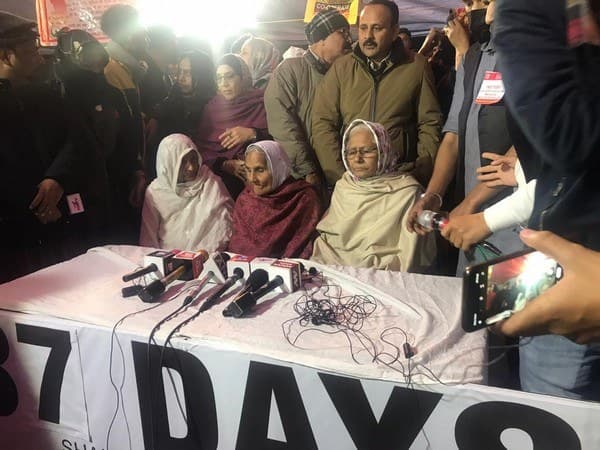 shaheen-bagh-protestors-meet-delhi-lg