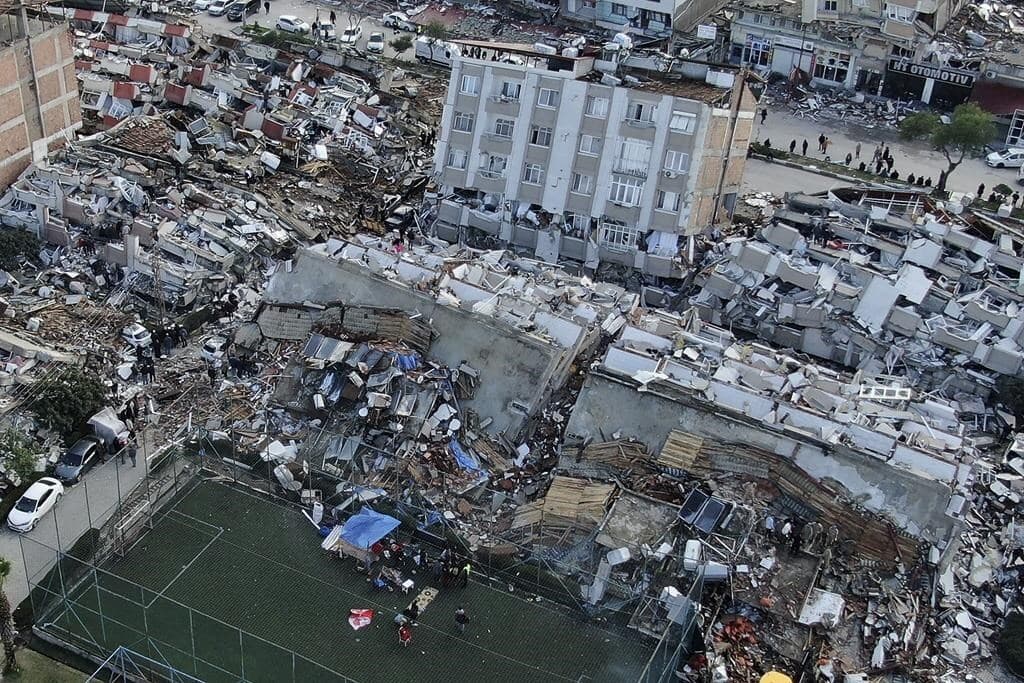 vancouvers-turkish-community-continues-to-collect-donations-for-quake-survivors