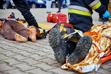 collision-between-minivan-and-truck-leaves-two-dead-four-injured-in-quebec