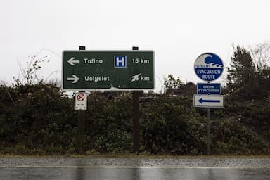 water-taxi-with-six-on-board-hits-rocks-near-tofino-b-c-four-suffer-injuries