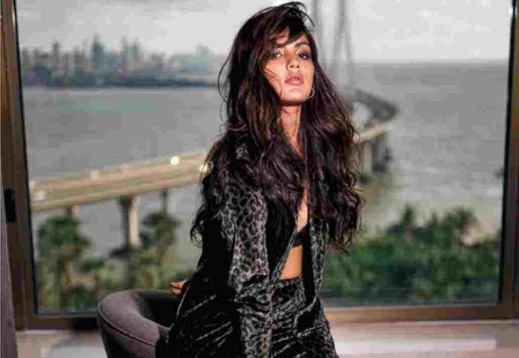 rhea-chakraborty-on-a-new-house-hunt