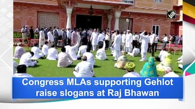 rajasthan-congress-mlas-supporting-gehlot-raise-slogans-at-raj-bhawan
