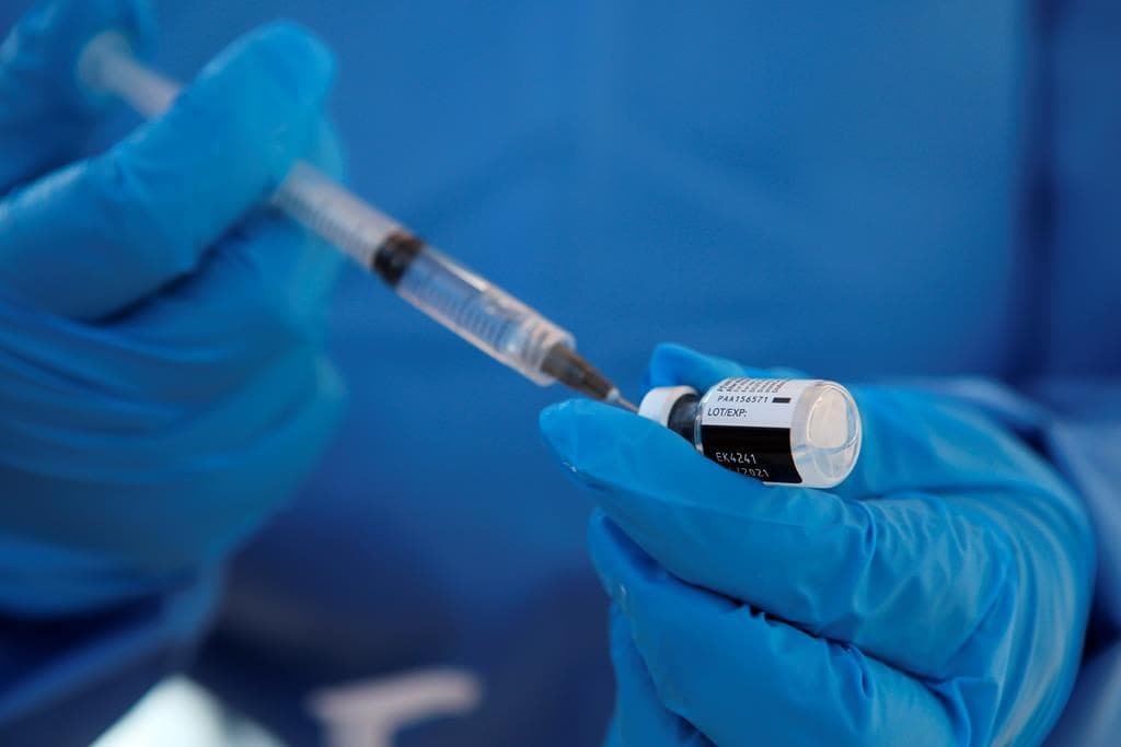 important-to-step-up-genomic-sequencing-to-detect-a-covid-19-variant-worldwide-who-chief