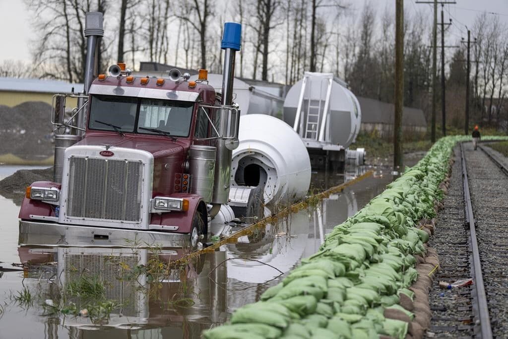 flood-warnings-issued-as-third-rain-storm-hits-bc