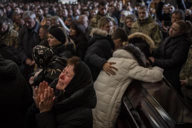 canada-begins-accepting-applications-for-ukrainians-seeking-temporary-refuge-from-war