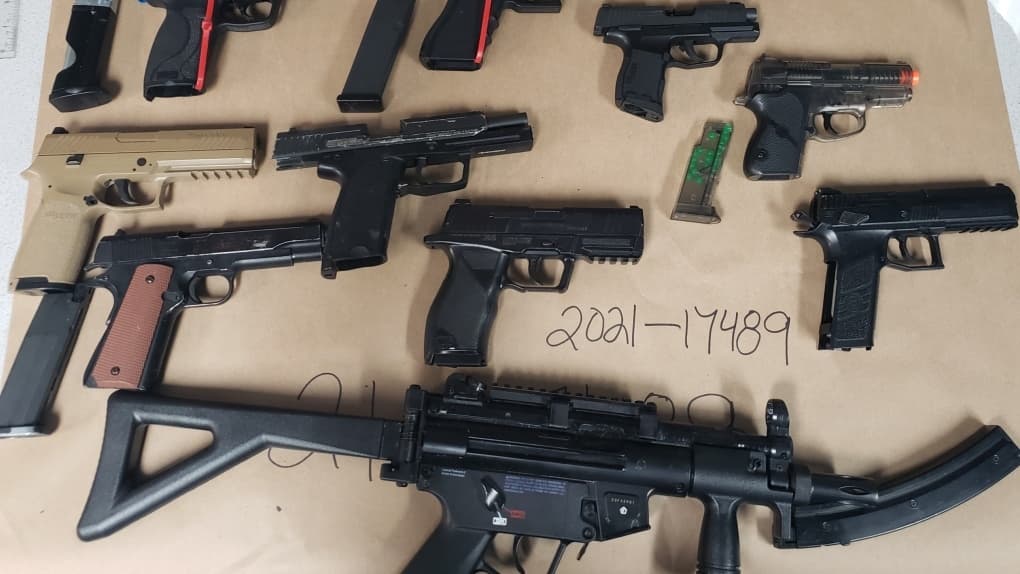traffic-stop-results-in-the-seizure-of-replica-guns-and-drugs-police