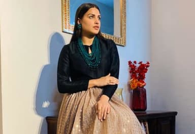 himanshi-khurana-getting-over-rs-1-crore-to-judge-punjabi-reality-show