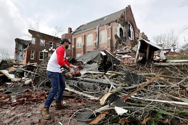 brett-kissel-tornado-narrowly-missed-his-condo-in-nashville