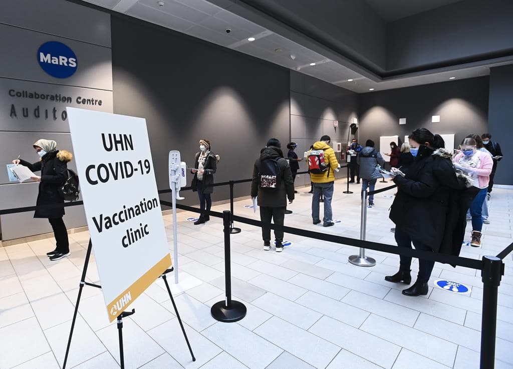 some-travellers-returning-to-canada-say-they-received-a-chillier-welcome-than-the-weather