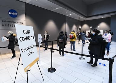 some-travellers-returning-to-canada-say-they-received-a-chillier-welcome-than-the-weather