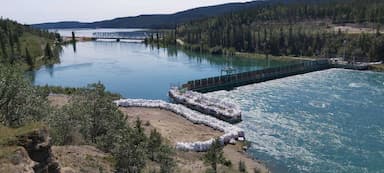 flood-waters-remain-very-high-in-yukon
