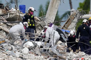 searchers-at-miami-collapse-site-not-seeing-anything-positive