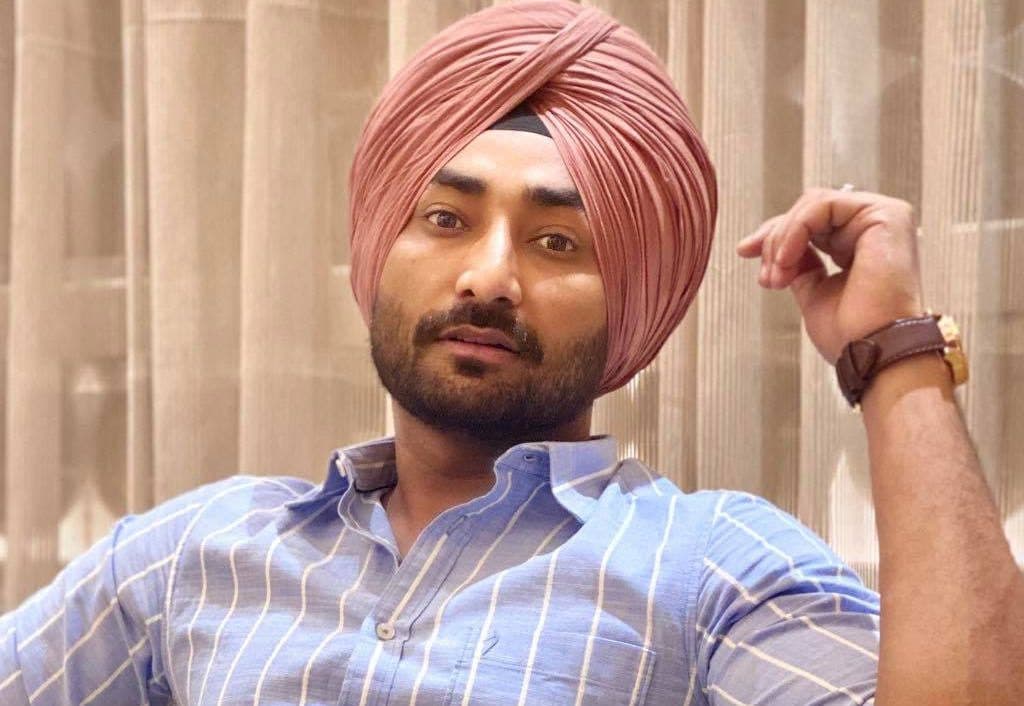 ranjit-bawa-rings-in-the-new-year-in-his-new-house