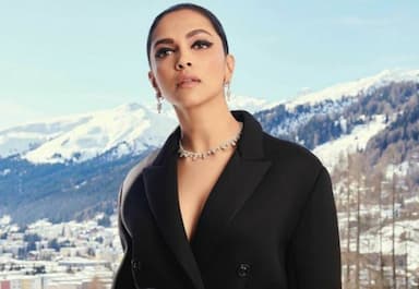 deepika-padukone-signs-with-international-agency