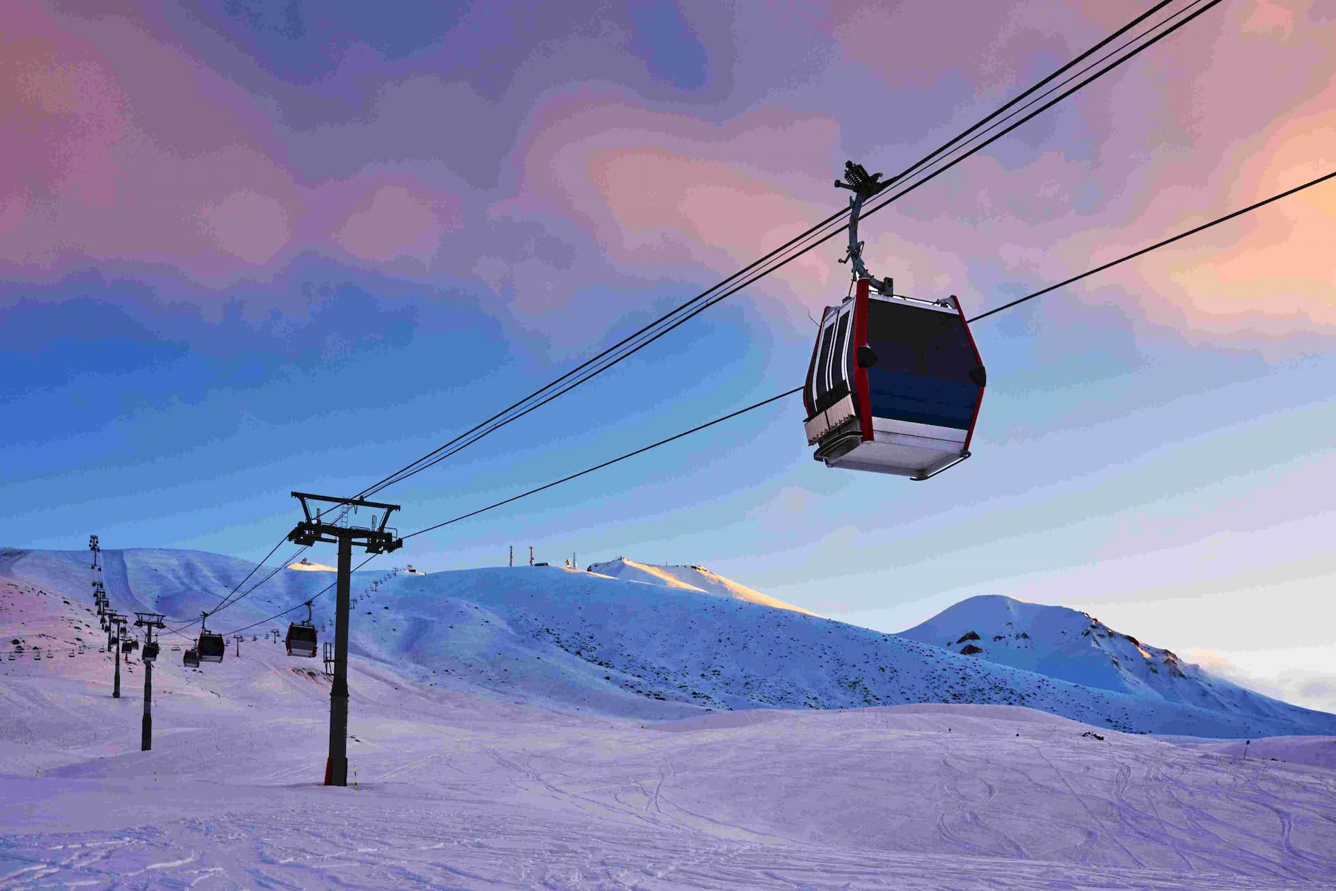 power-outage-at-banff-gondola-left-more-than-300-people-stranded