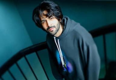 kartik-aaryan-teams-up-with-shah-rukh-khan-for-his-next