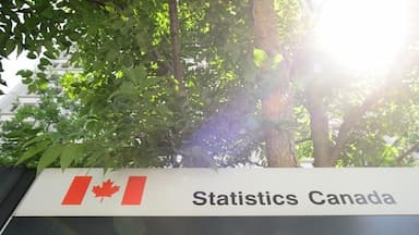statistics-canada-says-economy-grew-at-a-record-pace-in-third-quarter-of-2020