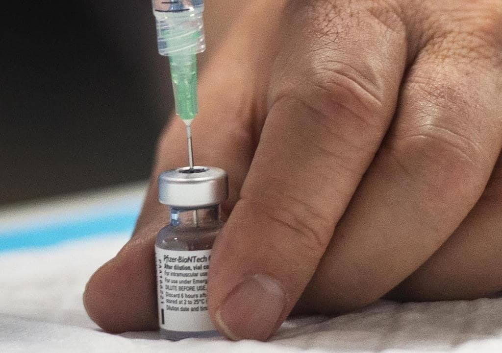 canada-achieves-new-milestone-as-vaccination-rate-gets-to-a-higher-mark-than-us-for-the-first-time