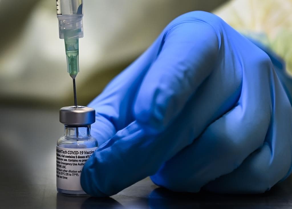 emergency-doctors-call-for-greater-transparency-on-vaccine-rollout