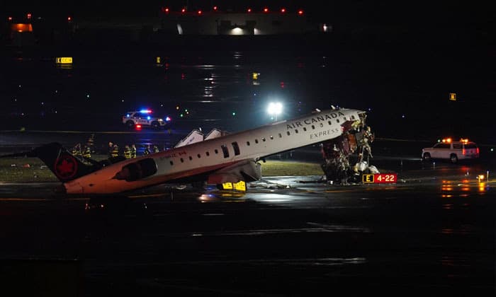 two-pilots-dead-after-air-canada-express-aircraft-collides-with-fire-truck-at-laguardia-airport