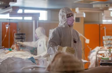 virus-infections-near-500-000-as-health-systems-buckle