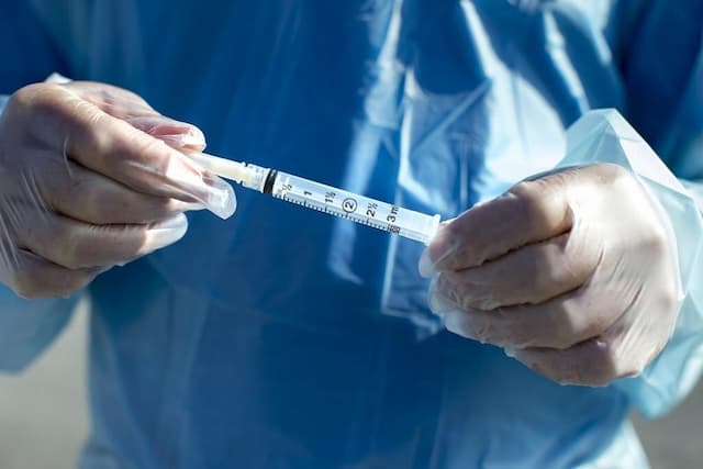 Health Canada approves Moderna's updated vaccine - https://cdn.connectfm.ca/B794A7FC-170D-413E-9F8C-CFAD8F0FB666_Story2565908_3412944.jpg