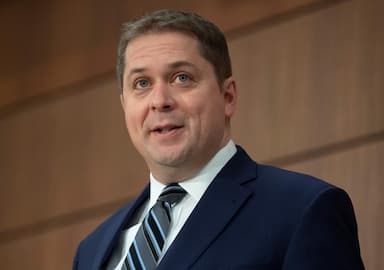 photos-surface-of-andrew-scheer-failing-to-wear-mask-while-travelling