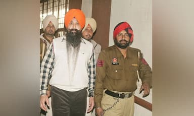 sc-grants-centre-4-weeks-to-decide-on-balwant-singh-rajoanas-mercy-petition