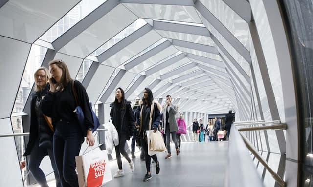 Statistics Canada says population grew 0.6 per cent in Q2 to 41,288,599 - https://cdn.connectfm.ca/Canada-population_2024-09-25-161030_elaf.jpg