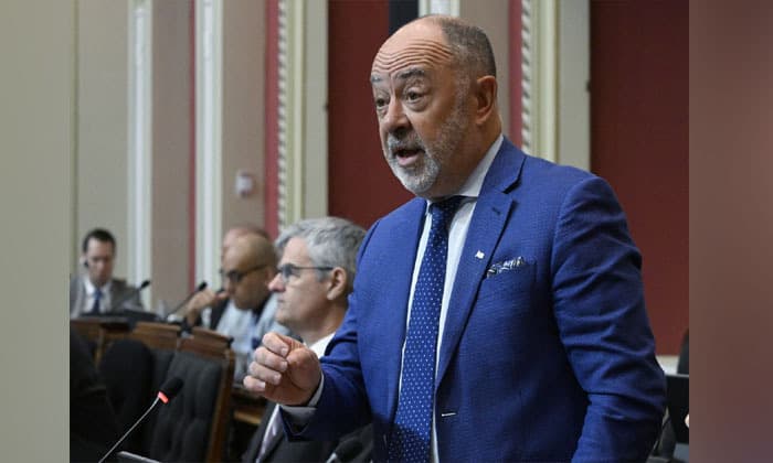 quebec-plans-to-force-new-doctors-to-stay-in-the-province-and-work-in-public-system