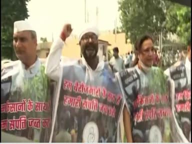 cong-holds-protest-in-lucknow-says-up-govt-has-turned-deaf-to-peoples-issues