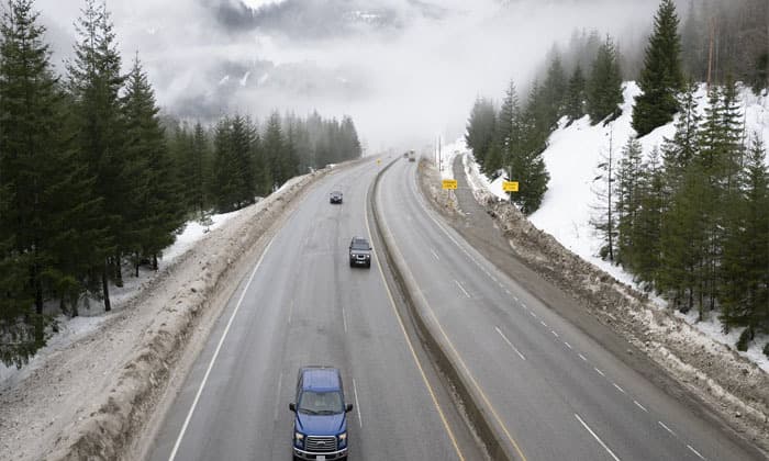coquihalla-highway-reopens-after-trailer-fire-sparked-roadside-wildfire