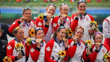 women-rowers-guide-canada-to-third-gold-medal-at-the-tokyo-games