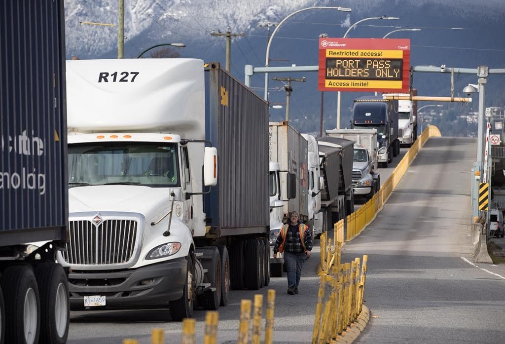 new-b-c-training-program-for-commercial-truckers-boosts-skills-safety-ministry