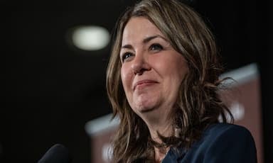 prime-minister-carney-and-alberta-premier-smith-wont-take-in-stanley-cup-game-5