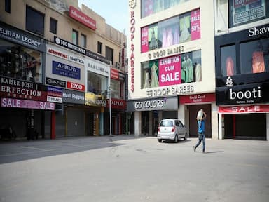 delhi-gears-up-by-shutting-shops-to-follow-janta-curfew