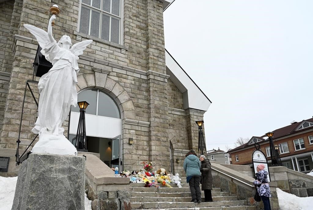 mass-to-be-held-in-honour-of-victims-in-quebec-town-where-pedestrians-struck-by-truck