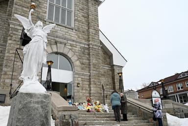 mass-to-be-held-in-honour-of-victims-in-quebec-town-where-pedestrians-struck-by-truck