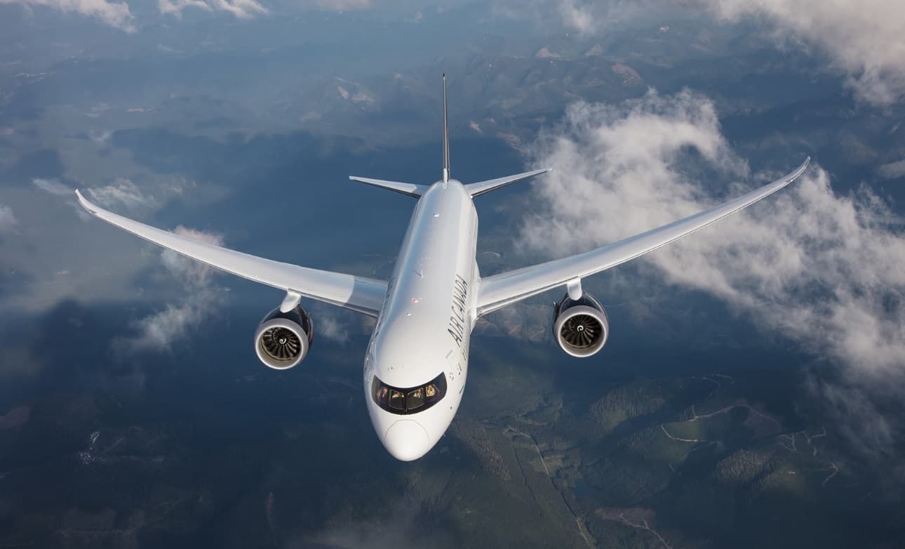 canadian-airlines-urging-travellers-headed-to-the-us-to-check-their-flights-ahead-of-time