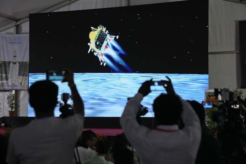 isro-creates-history-as-chandrayaan-3-lands-near-moons-south-pole