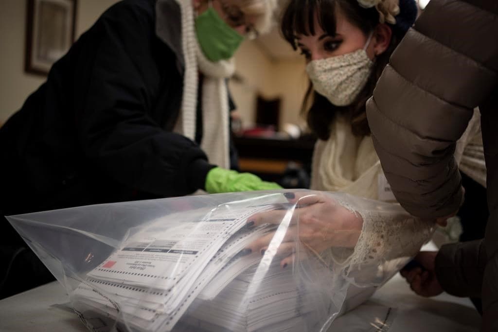 men-with-guns-arrested-near-vote-counting-in-philadelphia