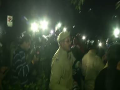 delhi-police-enter-jnu-campus-after-violence-on-administrations-request
