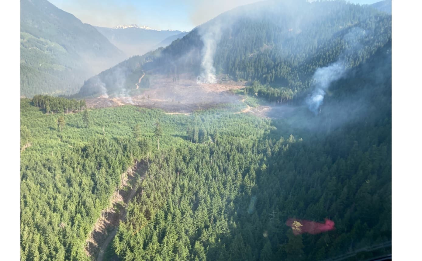 week-old-blaze-near-lytton-hasnt-grown-despite-burning-in-dangerously-steep-b-c-wildfire-service